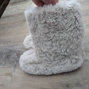 LC Lauren Conrad Plush White Slippers